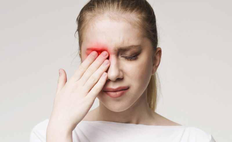 Dor nos olhos.